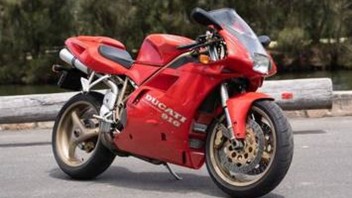 Moto - News: Ducati 916 "faro quadro": cifra da record per un'asta In Australia