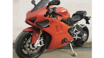 Moto - News: Dalla Cina arrivano i cloni di Ducati Panigale V4 e Streetfighter V4