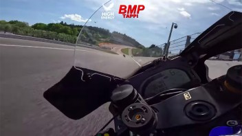 SBK: VIDEO - L'adrenalina di affrontare l'Eau Rougue di Spa con una Yamaha R1