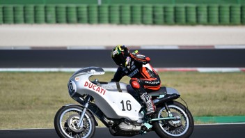 Moto - News: A Troy Bayliss l'onore di portare a Misano la Ducati Imola 750 SS di Paul Smart