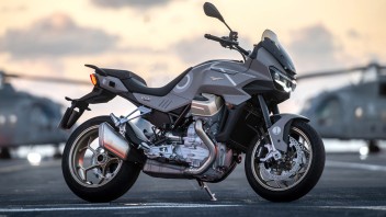 Moto - News: Moto Guzzi V100 Mandello - verso la prova