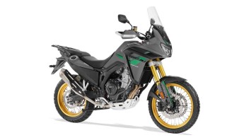 Moto - News: Rieju Aventura 500 Legend: l'enduro stradale con autonomia mostruosa. Perché?