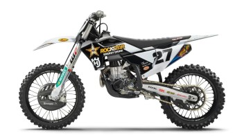 Moto - News: Husqvarna Motorcycles FC 450 Rockstar Edition 2023: la cross "energetica"