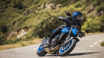 Moto - News: Suzuki svela il prezzo delle nuove GSX-8S e V-Strom 800DE