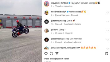 MotoGP: VIDEO - Vinales si veste da Maverick e fa volare l'Aprilia RS660 a Noale