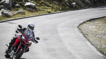 Moto - News: Caberg Levo X, il casco modulare che mancava