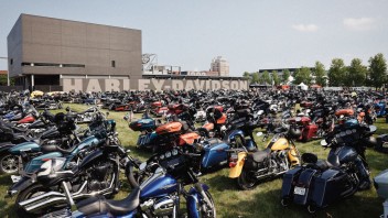 Moto - News: Record di presenze al festival Harley-Davidson Homecoming 2023 a Milwaukee
