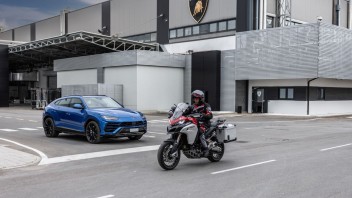 Moto - News: Ducati e Lamborghini: un impegno per la sicurezza stradale