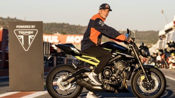 Moto2: Pedro Acosta prende la patente per guidare la Triumph Street Triple RS 765!