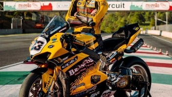 SBK: Luca Salvadori nel National a Misano con una Ducati V4 R...senza gombloddi!