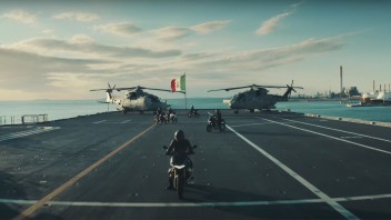 Moto - News: Moto Guzzi V100 Mandello: un video pubblicitario come pochi