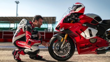 Moto - News: Ducati: collezione abbigliamento 2024, tra stile, comfort e sicurezza