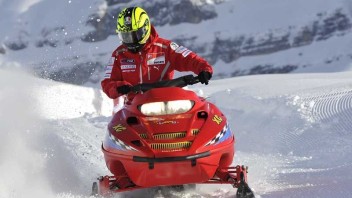 Moto - News: Rossi sullo snowboard con Brivio!