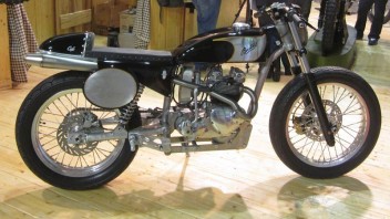 Moto - News: EICMA: Una "bastarda" fascinosa