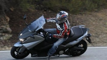 Moto - Test: VIDEOTEST Yamaha TMax 2012