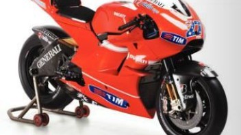 Moto - News: Ducati: Stoner batte Rossi all'asta