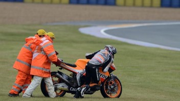 Moto - News: Guai alle mani per Marquez e Rins