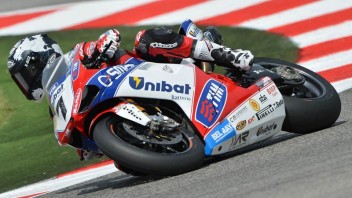 SBK: SBK: Checa "assaggia" la Panigale