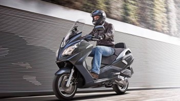 Moto - News: Peugeot Satelis 300: maxi-mini scooter