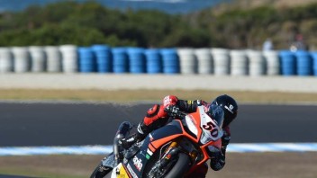 SBK, Gara1: Aprilia uno, due e tre