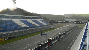 Moto - News: Jerez: la pioggia accoglie le MotoGP