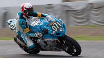 Moto - News: Schwantz con il casco di Rainey a Suzuka