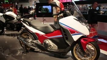 Moto - News: Integra: cresce la potenza, non i consumi