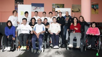 Moto - News: Marquez promoter dello sport per disabili