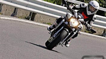Moto - Test: MV Agusta Brutale Dragster: fuori i secondi