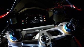 Moto - News: Ducati, cambio inedito per la Panigale?