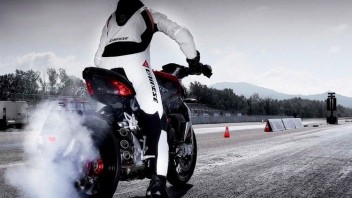 Moto - News: MV Brutale 800 Dragster RR: muscoli eleganti