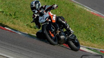 Moto - Test: KTM Duke 200: in sella con Luca Bono