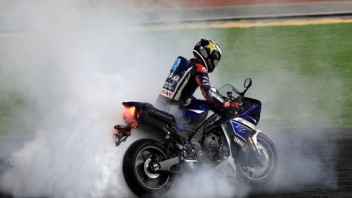 Moto - News: Lorenzo ustionato, niente Race of Champions