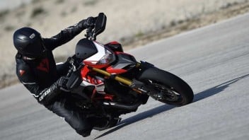 Moto - Test: Ducati Hypermotard 939 ed SP: è qui la festa!
