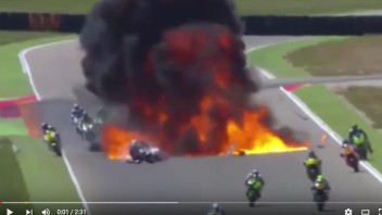 Spettacolare incidente al CEV Moto2 ad Aragon