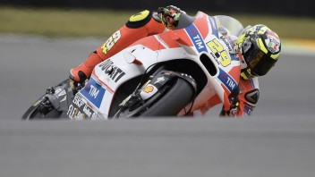 Iannone: at turn 11 I soil my leathers