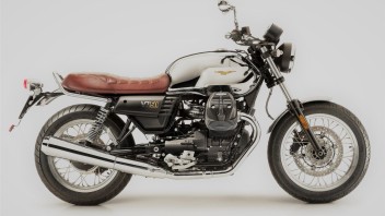 Moto - News: Moto Guzzi V7 III: i suoi primi 50 anni