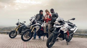 Moto - News: BMW presenta il ConnectedRide - sicurezza e comfort