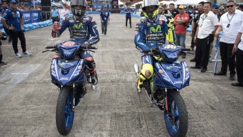 Rossi VS Vinales: the first challenge is on scooter