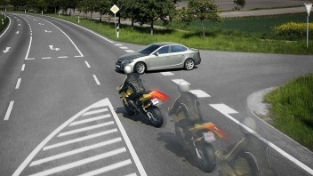 Moto - News: Honda: allo studio l'Emergency Braking per le due ruote