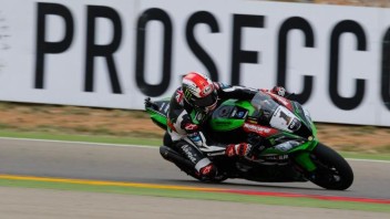 SBK: Davies sprecone, quinta vittoria a Rea. Melandri 2°