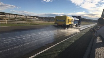 MotoGP: Rabat prova le Michelin rain con la 'pioggia artificiale'