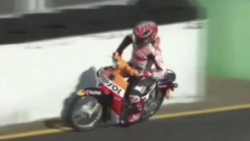 MotoGP: Marquez fa dirt track su una Honda Super Cub