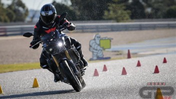 Moto - Test: Michelin Road 5: spalla forte
