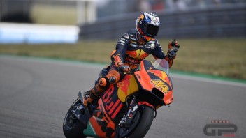 MotoGP: Warm Up degli Espargarò: 1° Pol, brutta botta per Aleix