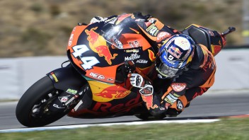 Moto2: Oliveira beffa Marini e soffia la leadership a Bagnaia