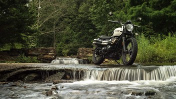 Moto - News: Triumph Street Scrambler 2019: il vintage si fa moderno