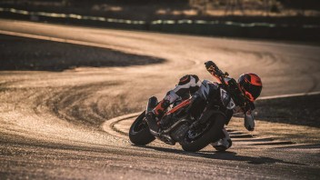 Moto - News: KTM 1290 Super Duke R e GT 2019: svelate le nuove "bestie"