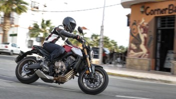 Moto - Test: Honda CB 650 R: questione di stile