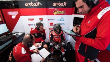 SBK: Davies: &quot;I&#039;ve turned the bike upside down to find the way&quot;